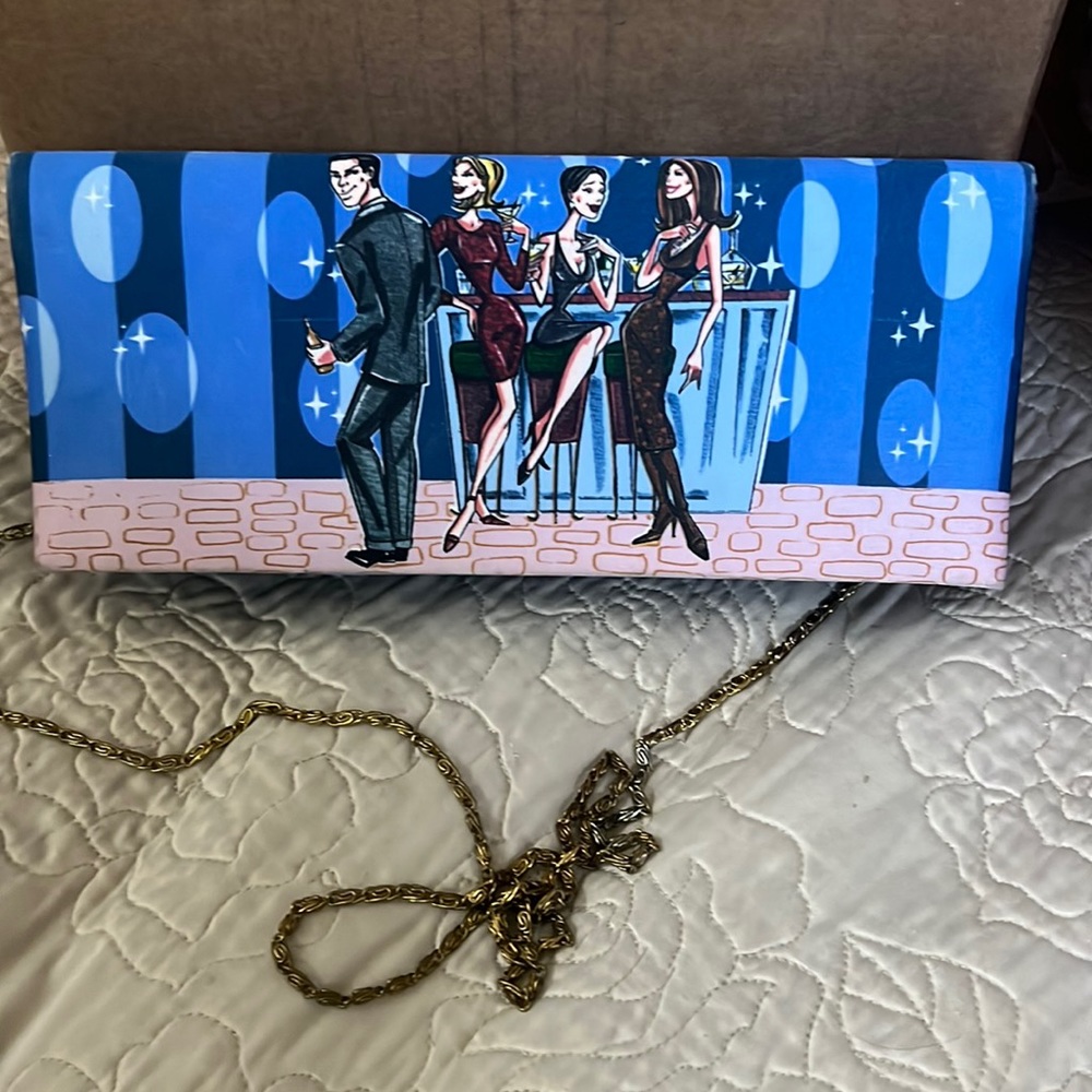 Glamorous crossbody Bag/Clutch such a fun purse to have and u unique